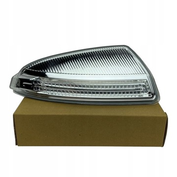 PRAWY KIERUNKOWSKAZ MERCEDES KLASA C (W204) 2007 -
