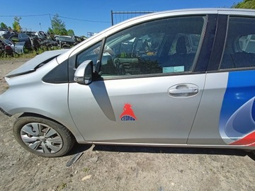 Toyota Yaris III 3 13r 5D Drzwi lewe przednie 1F7