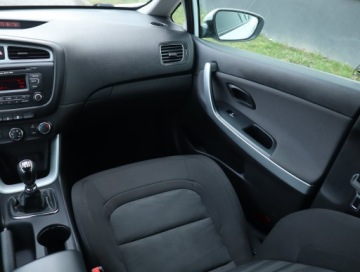 Kia Ceed II Hatchback 5d Facelifting 1.4 CRDi 90KM 2015 Kia Ceed 1.4 CRDi, Klima, zdjęcie 7