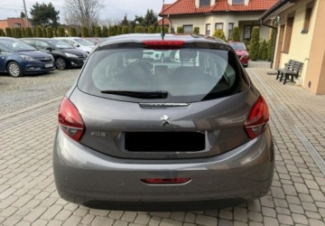 Peugeot 208 I Hatchback 5d Facelifting 1.2 PureTech 82KM 2018 Peugeot 208 1,2 83KM Klimatyzacja Serwis 1.2 Benzyna 83KM, zdjęcie 7
