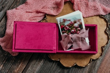 Бархатная фотокоробка 10х15 с гравированной лентой