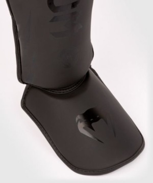 Щитки Venum Challenger черные/черные M