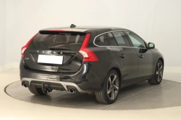 Volvo V60 I Kombi Facelifting 2.0 D2 DRIVE-E 120KM 2016 Volvo V60 D2 2.0, Skóra, Navi, Xenon, Bi-Xenon, zdjęcie 4
