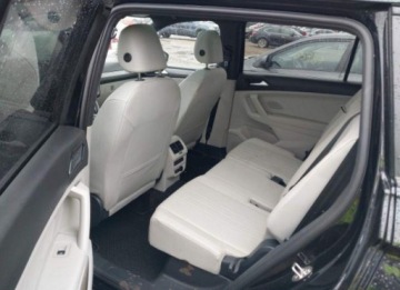 Volkswagen Tiguan II 2023 Volkswagen Tiguan 2023, 2.0L, SE R-LINE BLACK, od ubezpieczalni 2.0 Benzyna, zdjęcie 10