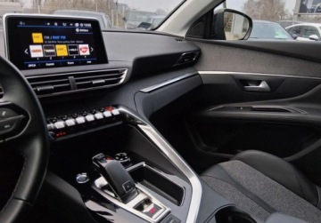 Peugeot 3008 II Crossover 1.2 PureTech 130KM 2019 Peugeot 3008 Peugeot 3008 1,2 PureTech GPF Allure SS EAT8 po wymianie ro, zdjęcie 10