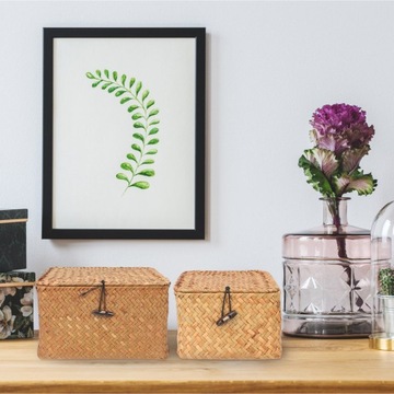 Большая плетеная корзина с крышкой.