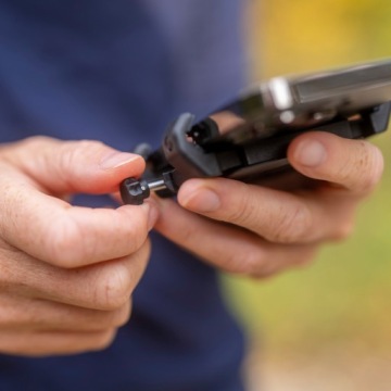 ДЕРЖАТЕЛЬ РУЛЯ МОТОЦИКЛА С ЗАЖИМОМ ДЛЯ ТЕЛЕФОНА SPC+ SP CONNECT