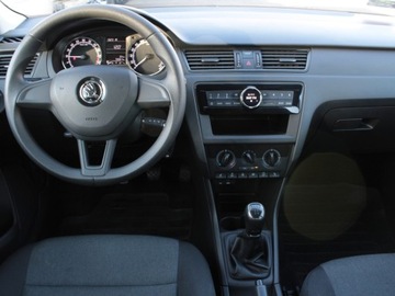 Skoda Rapid II Liftback Facelifting 1.6 TDI CR 115KM 2017 Skoda Rapid rata brutto od 1 680 zł / Klimatyzacja, zdjęcie 3