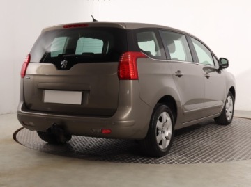 Peugeot 5008 I Minivan Facelifting 1.6 BlueHDi 120KM 2015 Peugeot 5008 1.6 BlueHDi, 7 miejsc, Klima, zdjęcie 4
