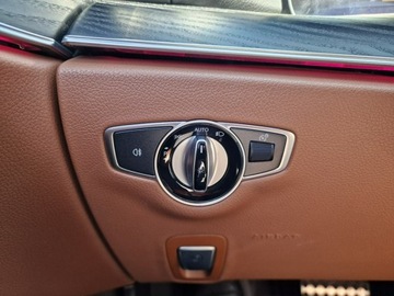 Mercedes Klasa E W213 Coupe 2.0 220d 194KM 2019 Mercedes E 220 2.2 CDI 194 KM, 4-Matic, Kamery, zdjęcie 12