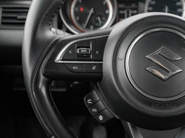 Suzuki Swift VI Hatchback Facelifting 1.2 DualJet SHVS 83KM 2021 Suzuki Swift WD7972P#1.2 Dualjet SHVS Premium, zdjęcie 12