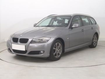 BMW Seria 3 E90-91-92-93 Touring E91 2.0 318i 143KM 2011 BMW 3 318 i, Navi, Xenon, Klima, Klimatronic, zdjęcie 1