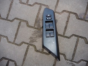 Toyota RAV 4 IV 2015-18 panel sterowania szybami