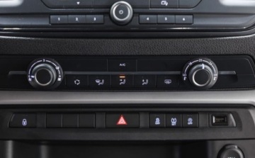 Toyota Proace II Furgon Medium 2.0 D-4D 177KM 2022 Toyota Proace Verso Verso 2.0 D4-D Long Business Aut. 2.0 Diesel 177KM, zdjęcie 27