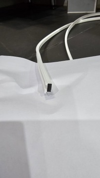 Магнитные уплотнители 2 шт., магнит вставляется в профиль двери душевой кабины.