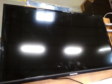 Телевизор THOMSON 32HD3301 HD - повреждения