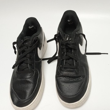 Męskie skórzane buty sportowe NIKE Air Force 1 GS 40