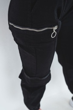 Czarne bojówki damskie luźne spodnie cargo ze ściągaczami wysoki stan M