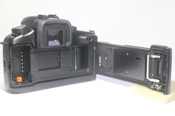 Пленочная зеркальная камера Canon EOS 7 Eye Control EF 28–105 мм F3,5–4,5 USM с зум-объективом