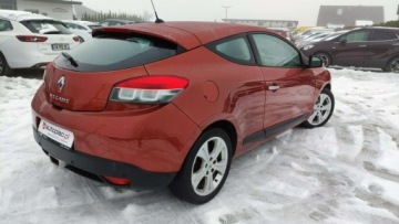 Renault Megane III Coupe 1.6 16v 110KM 2009 Renault Megane Coupe 1.6i 110kM Klima Navi Keyless Xenon Bluetooth Temp. G, zdjęcie 3
