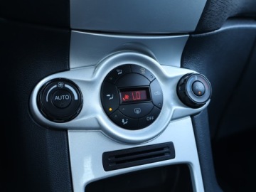 Ford Fiesta VII Hatchback 5d 1.4 Duratec 96KM 2012 Ford Fiesta 1.4, GAZ, Klima, Klimatronic,ALU, zdjęcie 11