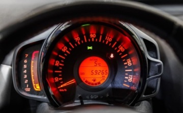 Toyota Aygo II Hatchback 5d 1.0 VVT-i 69KM 2017 Toyota Aygo 1.0 VVT-i X-play EU6 Benzyna 69KM, zdjęcie 6