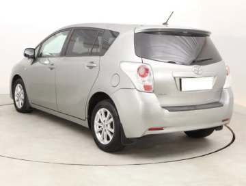 Toyota Verso Minivan 2.0 D-4D 126KM 2011 Toyota Verso 2.0 D-4D, 7 miejsc, Klima, zdjęcie 3