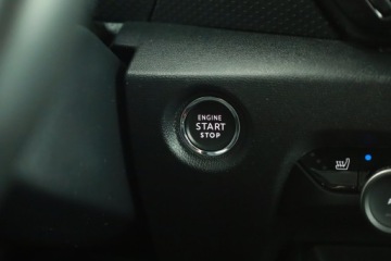 Citroen C4 III SUV 1.2 PureTech 156KM 2021 Citroen C4 1.2 PureTech, Salon Polska, zdjęcie 15