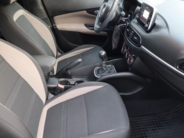 Fiat Tipo II Hatchback 1.4 95KM 2017 Fiat Tipo 1.4 16V, Salon Polska, Serwis ASO, zdjęcie 8