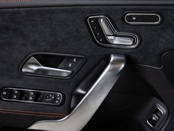 Mercedes CLA C118/X118 Shooting Brake Facelifting 1.3 200 163KM 2024 CLA 200 AMG Line Shooting Brake 1.3 (163KM) 2024, zdjęcie 9