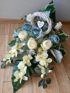 Украшение кладбища МОГИЛА композиция ЦВЕТЫ плетеный круг