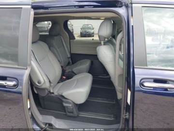 Toyota Sienna III 2023 Toyota Sienna 2023 TOYOTA SIENNA XLE 2.5 Hybryda 189KM, zdjęcie 13