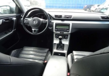 Volkswagen Passat B7 Variant 2.0 TDI CR DPF BlueMotion 170KM 2011 Volkswagen Passat 2.0TDI 170KM High Line Serwisowany Bezwypadkowy Oplacony, zdjęcie 11