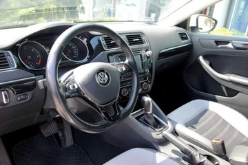 Volkswagen Jetta VI Sedan Facelifting 2.0 TDI 150KM 2016 Volkswagen Jetta Automat DSG, 2.0 TDI 150KM ,N..., zdjęcie 6