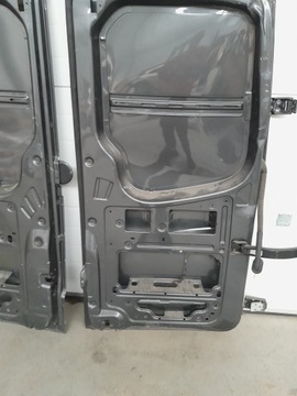 ПЕТЛЯ ЗАДНЕЙ ЛЕВОЙ ДВЕРИ SPRINTER 906 В КОМПЛЕКТЕ
