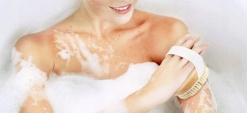 Деревянная ванна для влажного и сухого массажа тела.