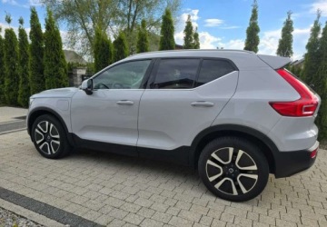 Volvo XC40 Crossover Plug-In Facelifting 1.5 T4 211KM 2022 Volvo XC 40 Volvo XC 40 T4 Recharge DKG Essential 1.5 Hybryda Plug-in 211KM, zdjęcie 6