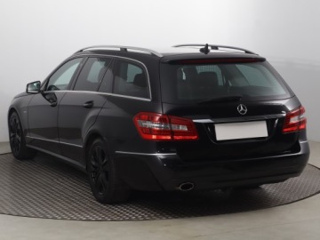 Mercedes Klasa E W212 Kombi 200 CGI BlueEFFICIENCY 184KM 2011 Mercedes E E 200, Automat, Skóra, Navi, Xenon, zdjęcie 3