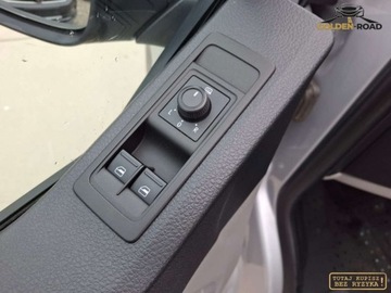 Volkswagen Caravelle T6 Transporter 2.0 TDI 102KM 2018 Volkswagen Transporter 2,0 tdi 9 osobowy klima elektryka serwis oplacony, zdjęcie 12