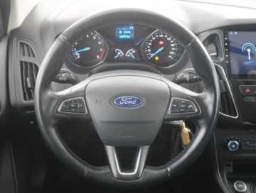 Ford Focus III Hatchback 5d facelifting 1.0 EcoBoost 100KM 2015 Ford Focus 1.0 EcoBoost, Klima, Parktronic, zdjęcie 14