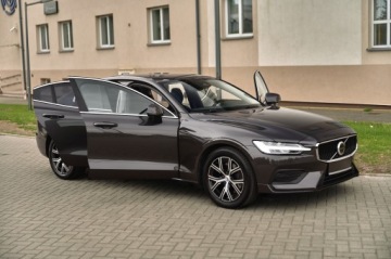 Volvo S60 III Sedan Facelifting 2.0 B4 197KM 2024 32tyś, PRZEBIEG_____4 SZTUKI W OFERCIE, zdjęcie 16