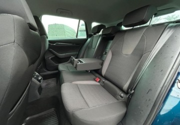 Skoda Octavia IV Kombi 2.0 TDI 115KM 2021 Skoda Octavia Po duzym serwisie AmbitionPakiety, LED, Tempom, Kamera, Salo, zdjęcie 17