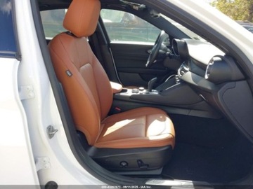 Alfa Romeo Giulia II Sedan Facelifting 2.0 Turbo 280KM 2022 Alfa Romeo Giulia Ti 2022 2.0l 2.0 Benzyna 280KM, zdjęcie 9