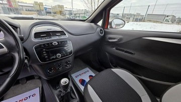 Fiat Punto Punto 2012 Hatchback 3d 1.4 8v 77KM 2014 Fiat Punto 1,4 78 KM.wersja sporting. czarny sufit, zdjęcie 15