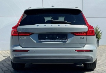 Volvo V60 II  Kombi Facelifting 2.0 B4 197KM 2023 Volvo V60 Automat Kamera Tempomat Led Virtual Piekny kolor FV23, zdjęcie 11