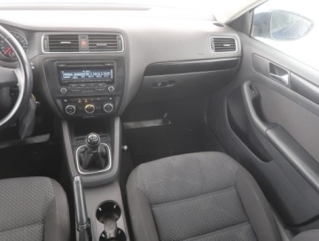 Volkswagen Jetta VI Sedan 1.2 TSI 105KM 2012 VW Jetta 1.2 TSI, Salon Polska, Serwis ASO, Klima, zdjęcie 7