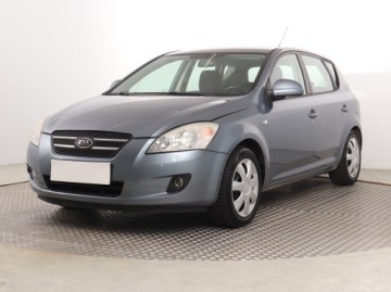 Kia Ceed I Hatchback 1.6 CRDi 115KM 2007 Kia Ceed 1.6 CRDi, Klima, Klimatronic, zdjęcie 1