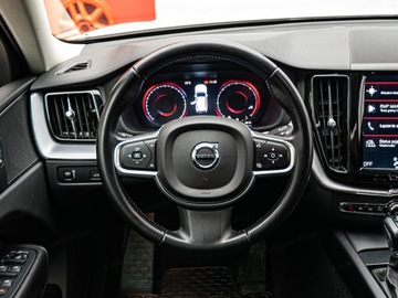 Volvo XC60 II Crossover D4 190KM 2019 VOLVO XC60 D4 Momentum Pro Suv 2.0 (190KM) 2019, zdjęcie 9