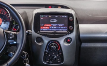 Toyota Aygo II Hatchback 5d 1.0 VVT-i 69KM 2015 Toyota Aygo 1.0 VVT-i X-play Benzyna 69KM, zdjęcie 27