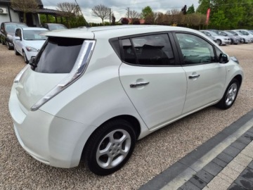 Nissan Leaf I Hatchback 5d Facelifting Elektryczny 109KM 2016 Nissan Leaf Sliczny Bialy elektryk 30KWH 149tys km Navi, kamera, automat f, zdjęcie 9